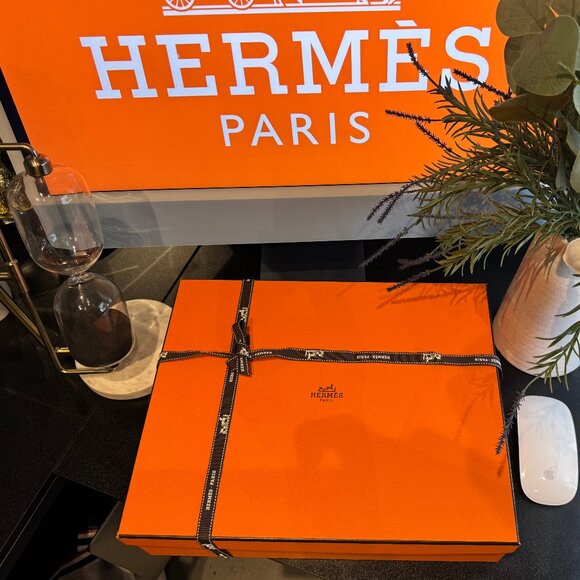 Hermes Desk Charging Board Brown Leather Pad Brown H Logo Tray Station - Picture 1 of 5